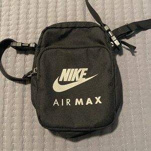 Nike cross body bag